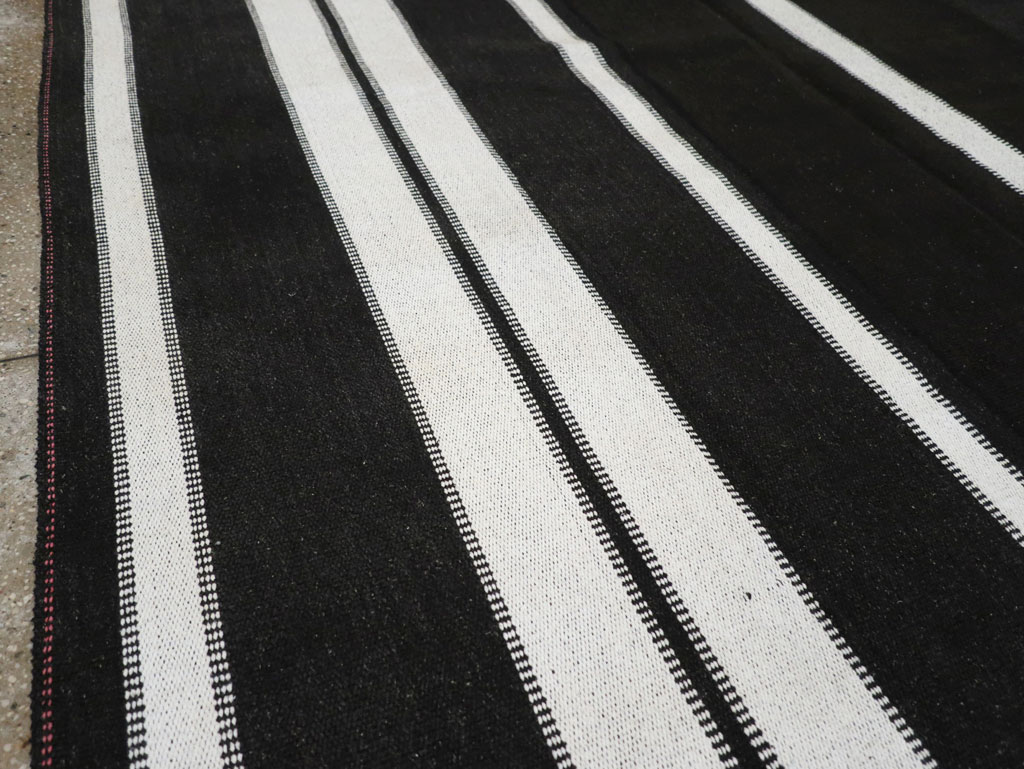 Modern Turkish Flatweave Kilim Large Room Size Carpet, No.30915 - Staging