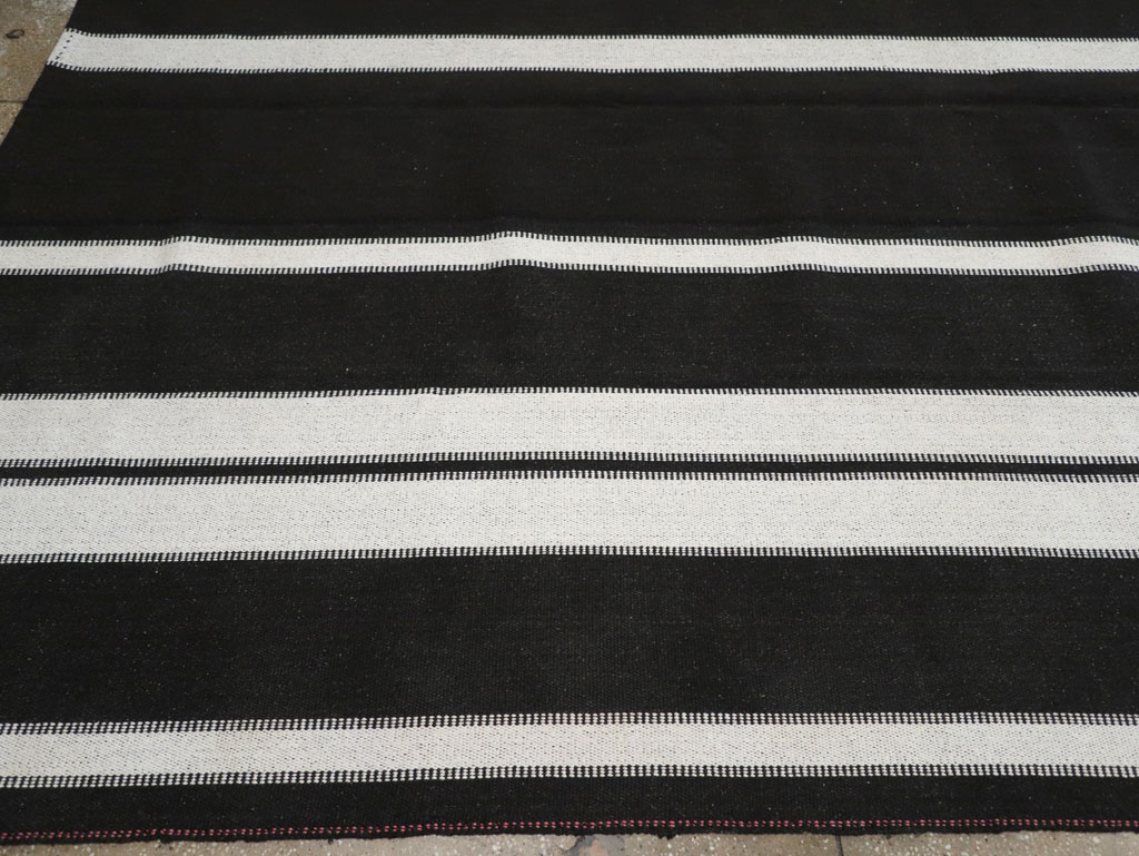 Modern Turkish Flatweave Kilim Large Room Size Carpet, No.30915 - Staging