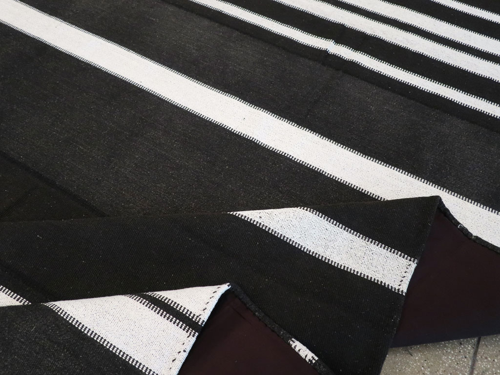 Modern Turkish Flatweave Kilim Large Room Size Carpet, No.30915 - Staging