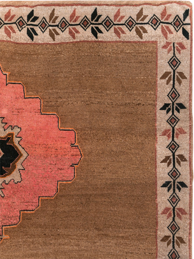 Vintage Turkish Anatolian Room Size Carpet, No.30919 - Staging