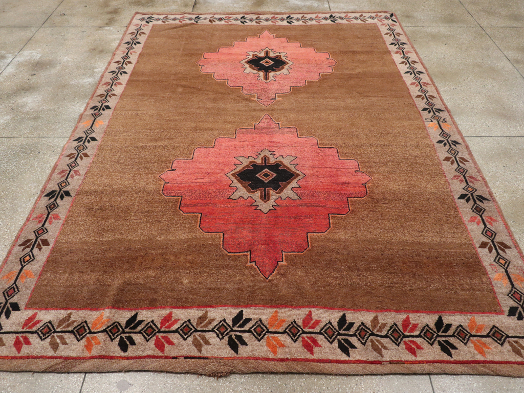 Vintage Turkish Anatolian Room Size Carpet, No.30919 - Staging