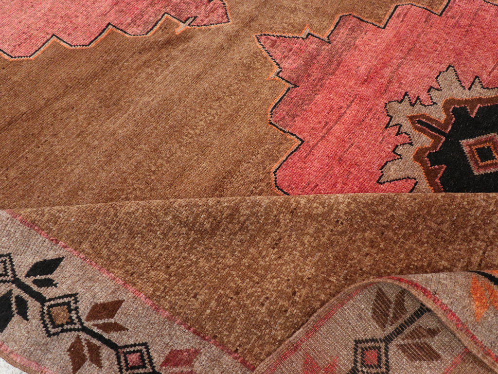 Vintage Turkish Anatolian Room Size Carpet, No.30919 - Staging