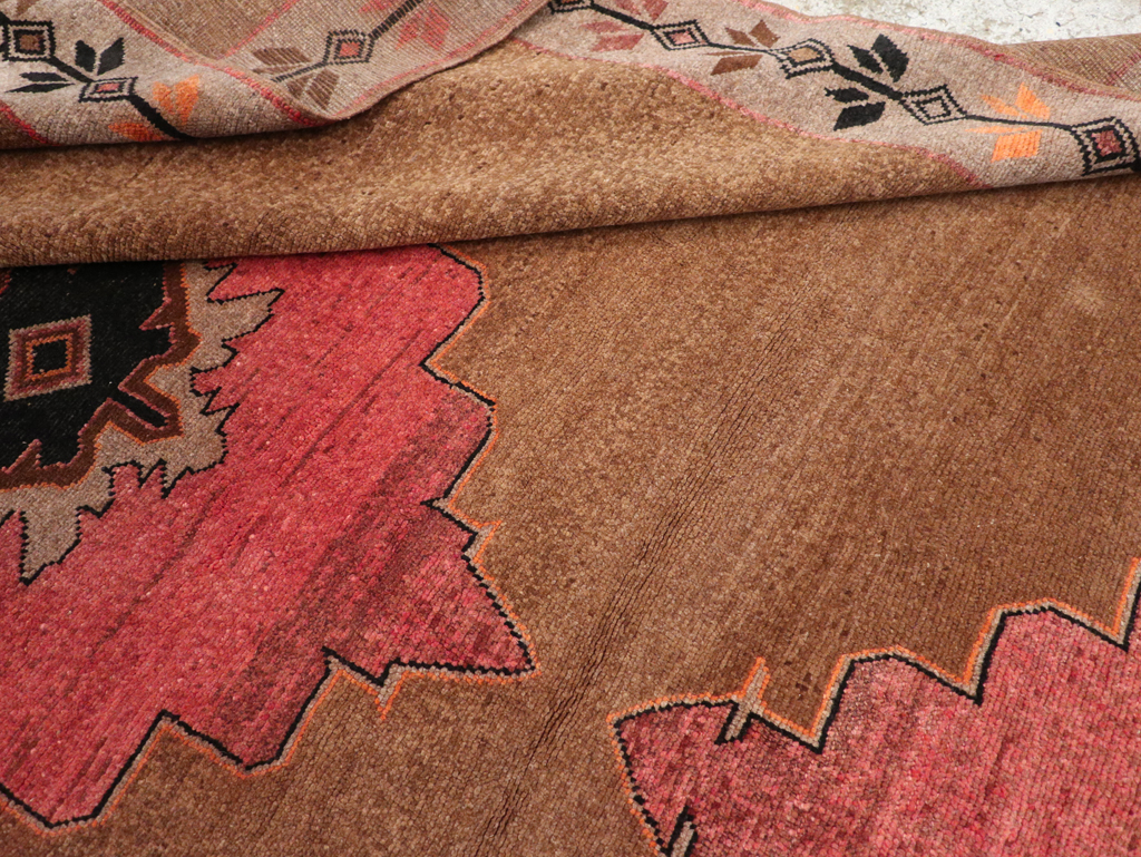 Vintage Turkish Anatolian Room Size Carpet, No.30919 - Staging