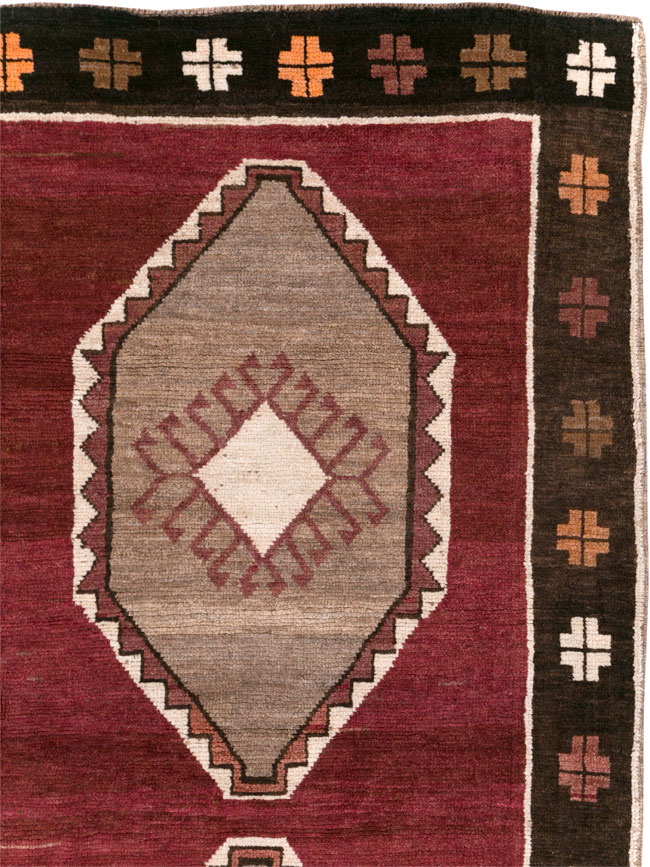Vintage Turkish Anatolian Accent Carpet, No.30937 - Staging