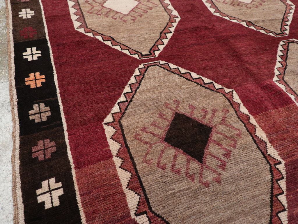 Vintage Turkish Anatolian Accent Carpet, No.30937 - Staging