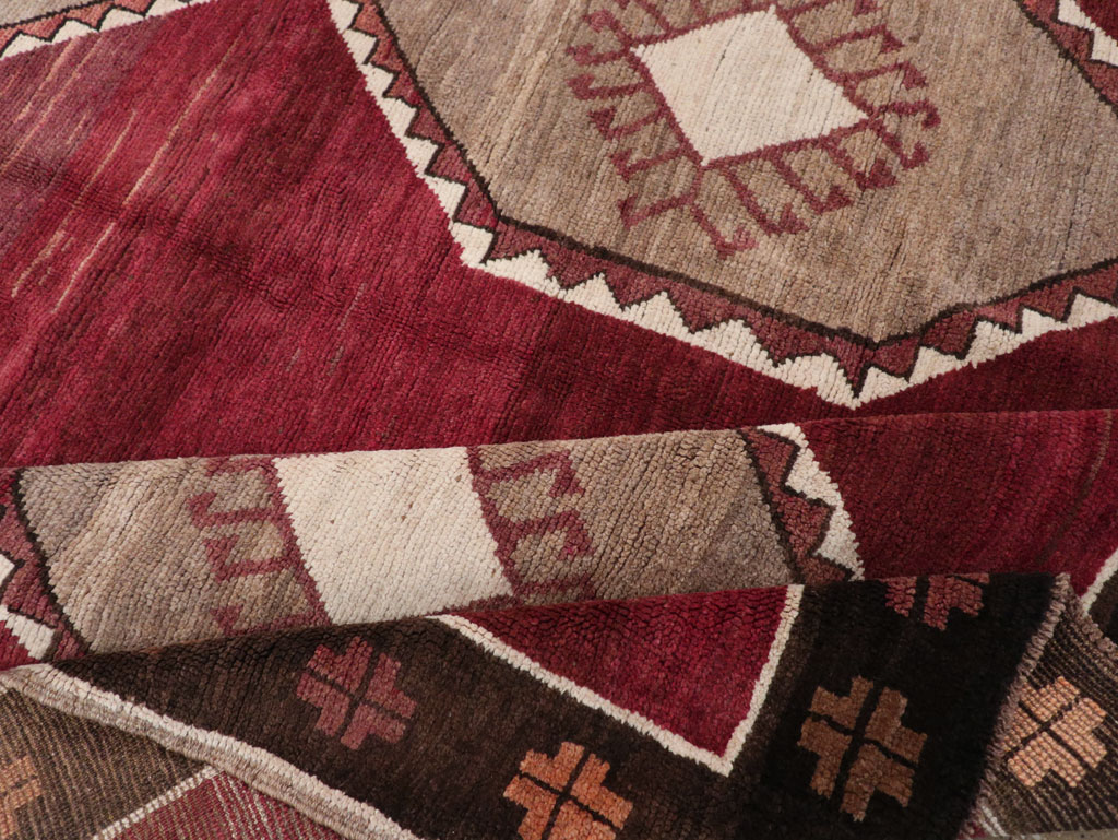 Vintage Turkish Anatolian Accent Carpet, No.30937 - Staging