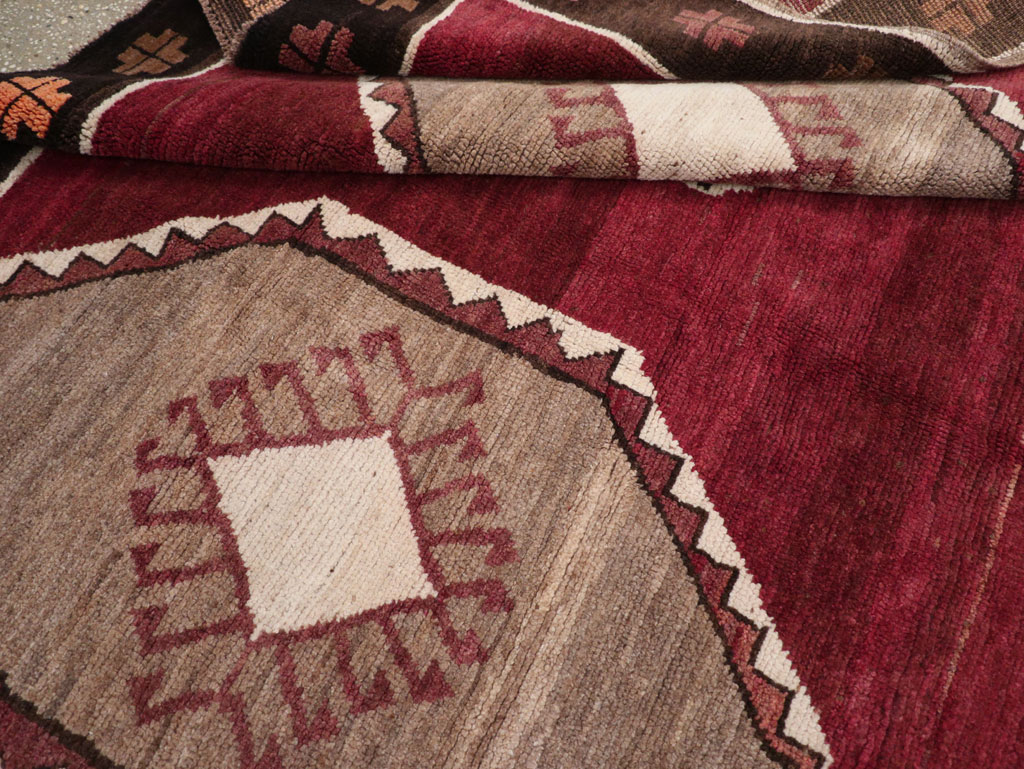 Vintage Turkish Anatolian Accent Carpet, No.30937 - Staging