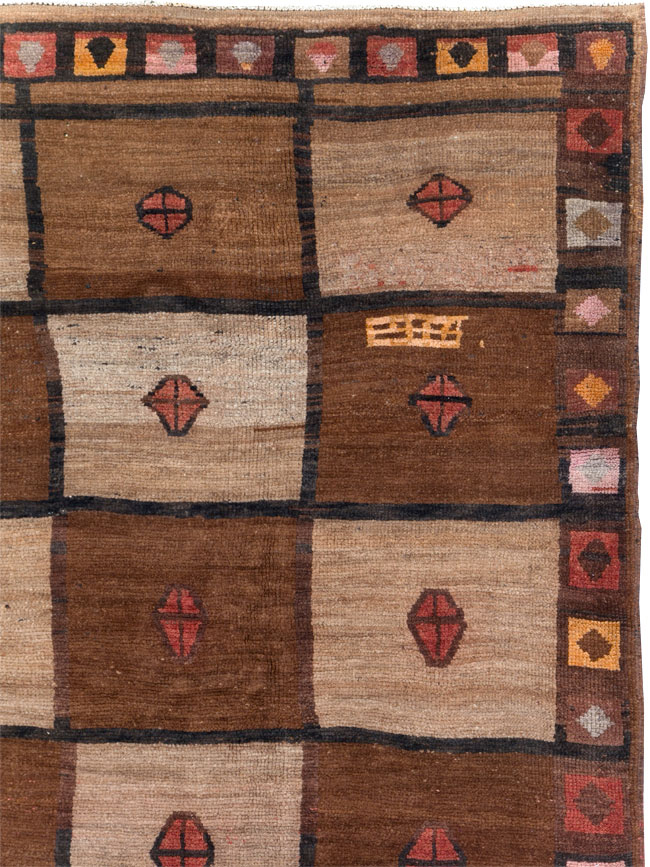 Vintage Turkish Anatolian Tribal Room Size Carpet, No.30938 - Staging