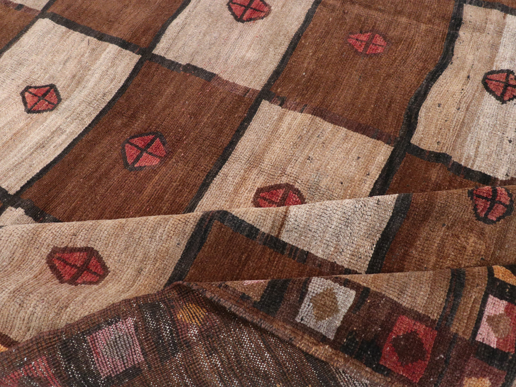 Vintage Turkish Anatolian Tribal Room Size Carpet, No.30938 - Staging