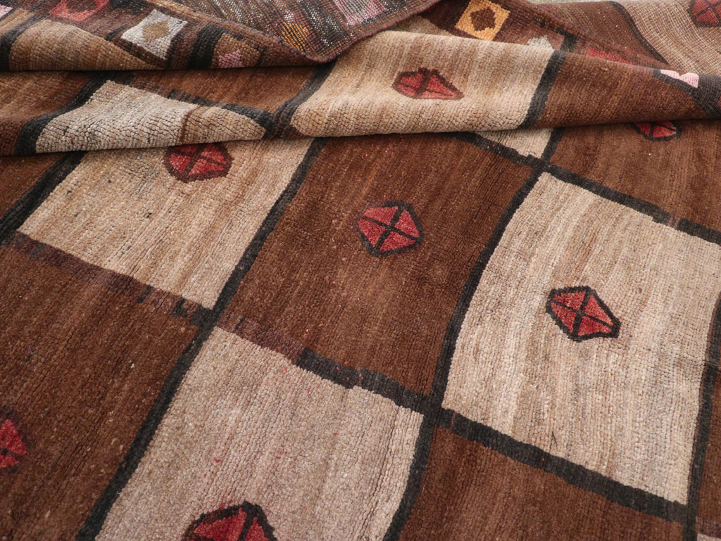 Vintage Turkish Anatolian Tribal Room Size Carpet, No.30938 - Staging