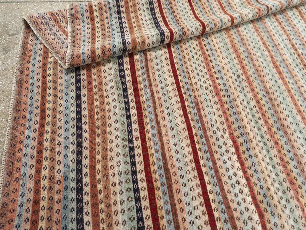 Vintage Turkish Anatolian Accent Rug, No.30941 - Staging