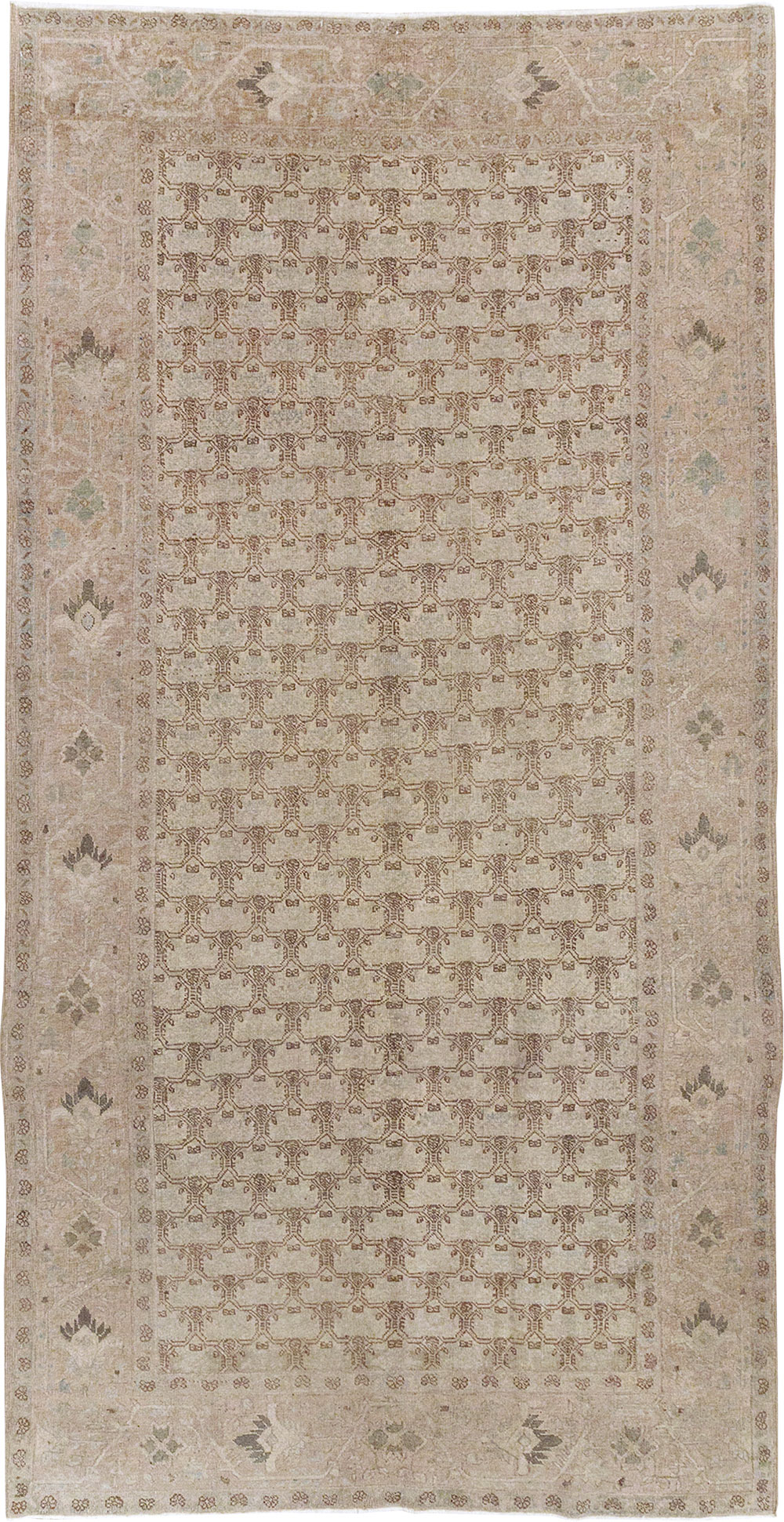 Vintage Persian Gallery Tabriz Carpet, No.30944 - Staging