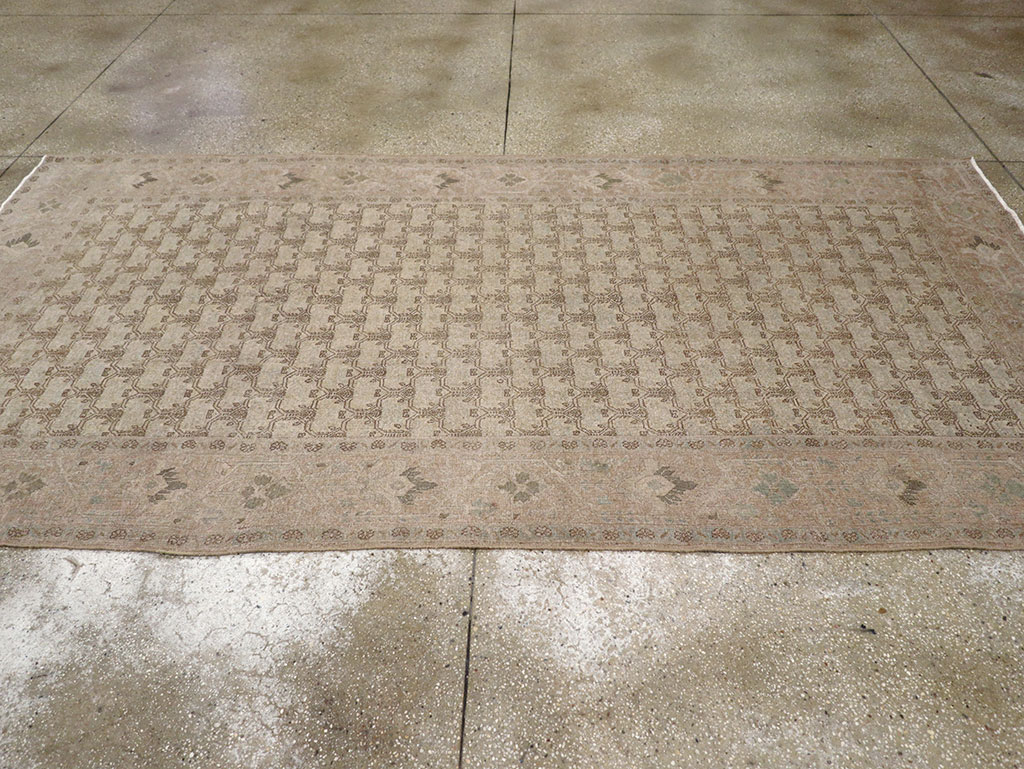 Vintage Persian Gallery Tabriz Carpet, No.30944 - Staging