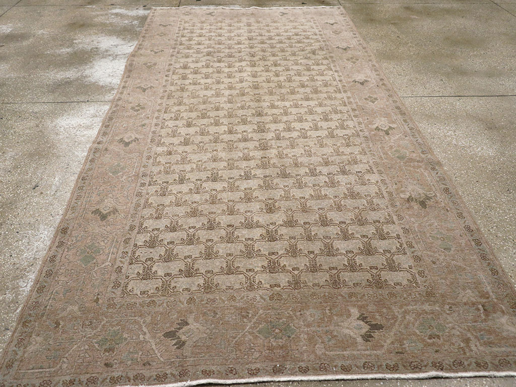 Vintage Persian Gallery Tabriz Carpet, No.30944 - Staging