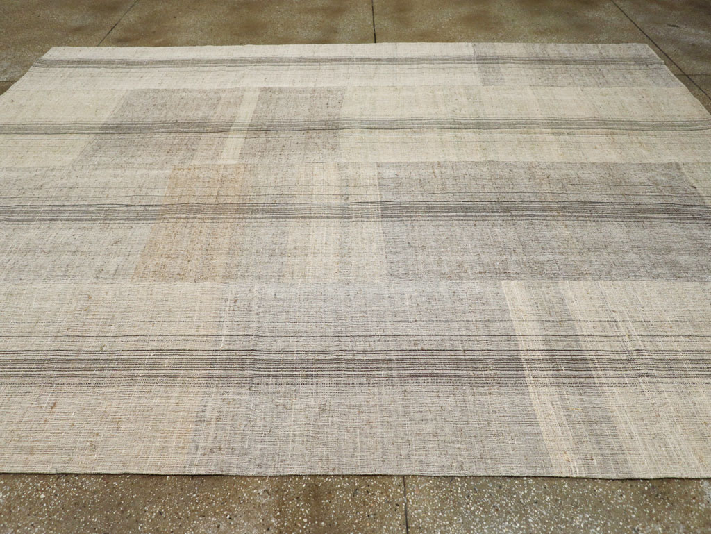 Vintage Turkish Flatweave Kilim Room Size Carpet, No.30963 - Staging