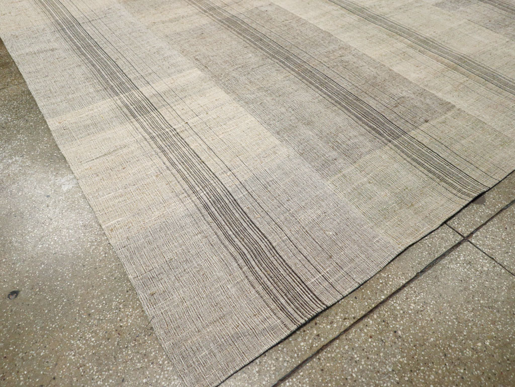 Vintage Turkish Flatweave Kilim Room Size Carpet, No.30963 - Staging