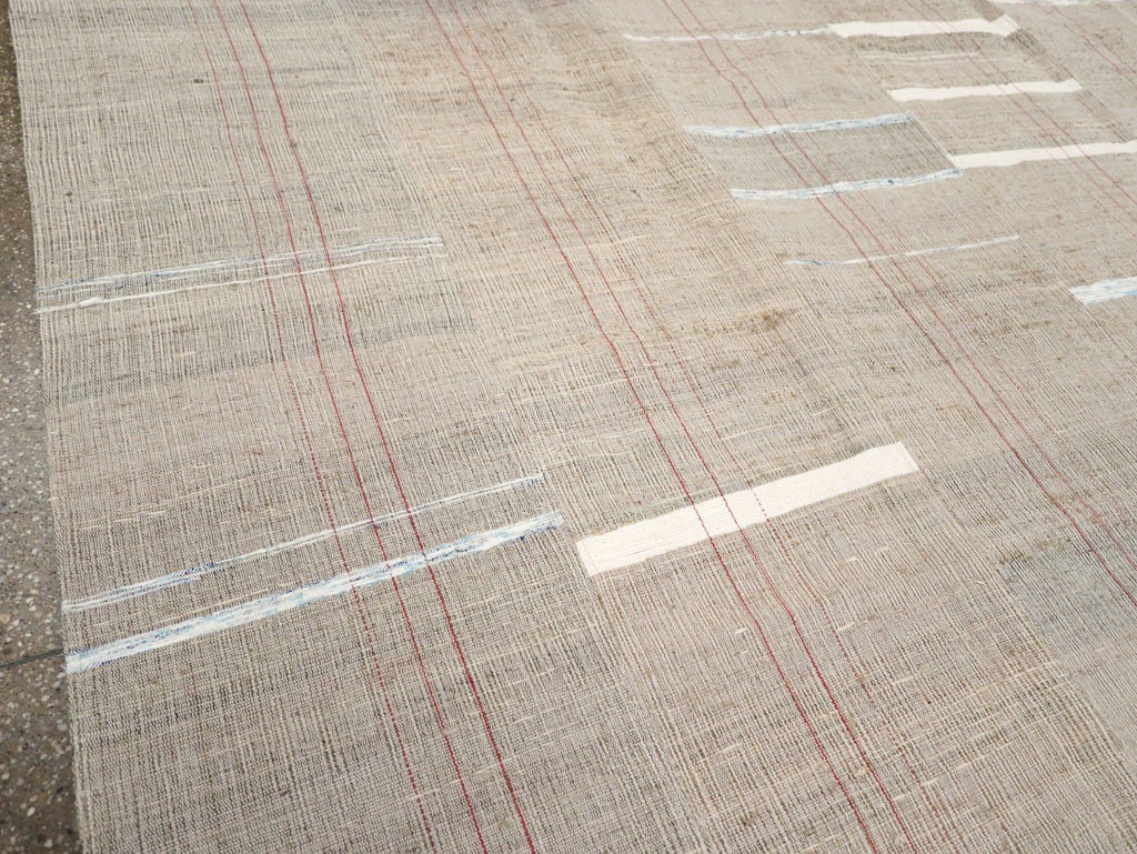 Contemporary Turkish Flatweave Kilim Room Size Carpet, No.30974 - Staging