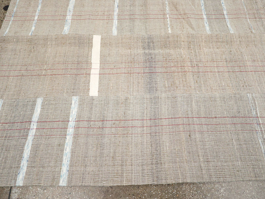 Contemporary Turkish Flatweave Kilim Room Size Carpet, No.30974 - Staging