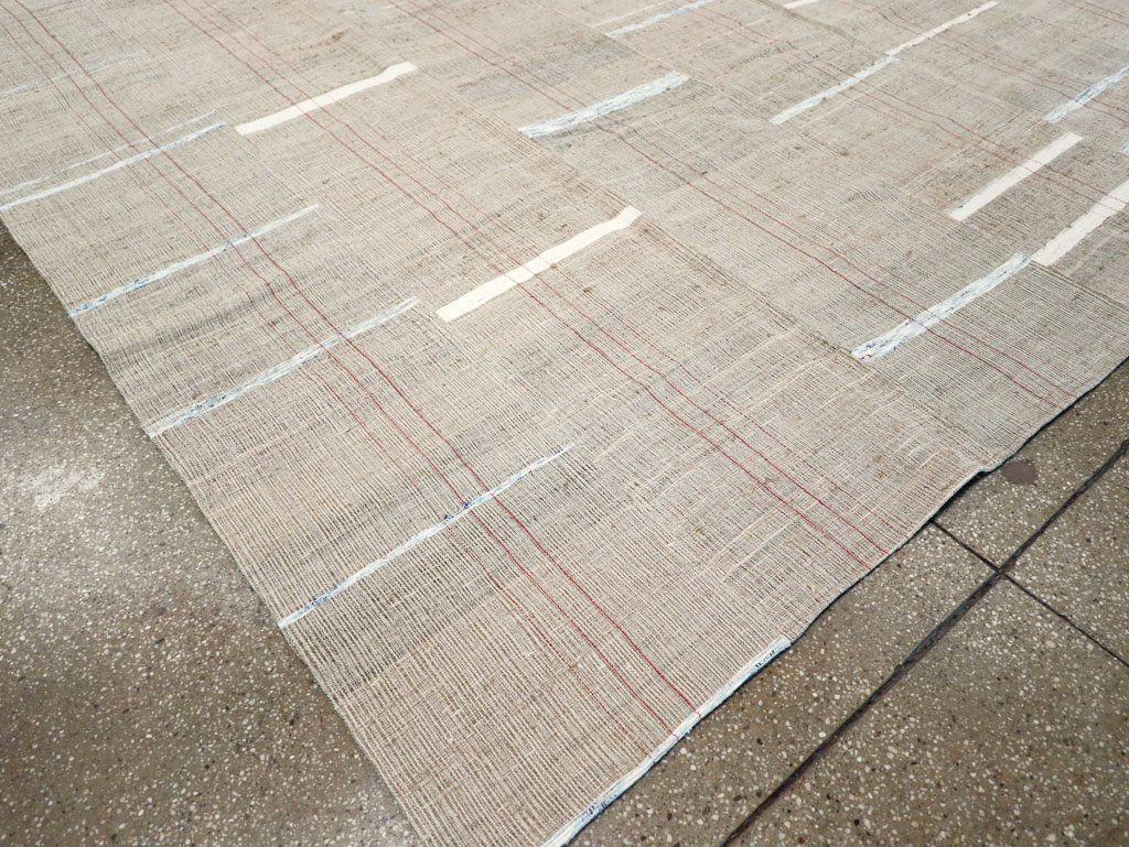 Contemporary Turkish Flatweave Kilim Room Size Carpet, No.30974 - Staging