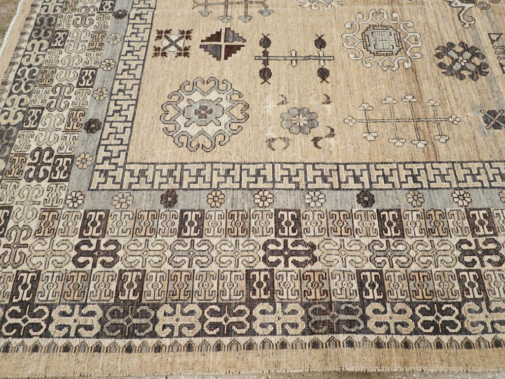 Contemporary East Turkestan Khotan Room Size Carpet, No.30997 - Staging