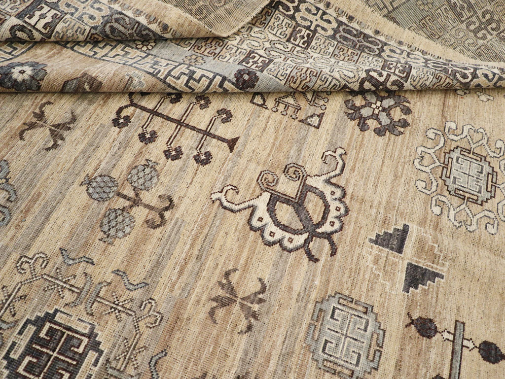 Contemporary East Turkestan Khotan Room Size Carpet, No.30997 - Staging