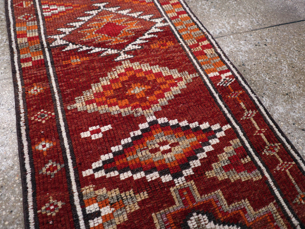 Vintage Turkish Anatolian Runner, No.31008 - Staging