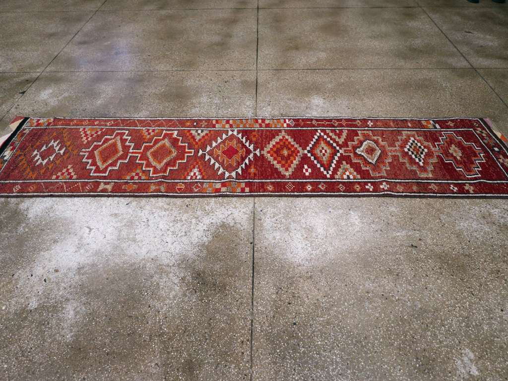 Vintage Turkish Anatolian Runner, No.31008 - Staging