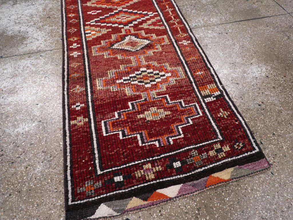 Vintage Turkish Anatolian Runner, No.31008 - Staging
