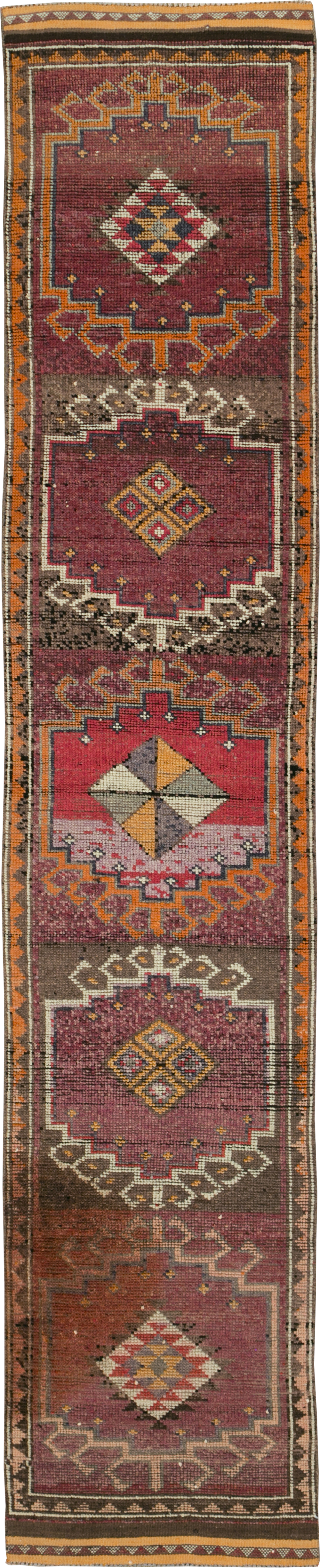Vintage Turkish Anatolian Runner, No.31010 - Staging