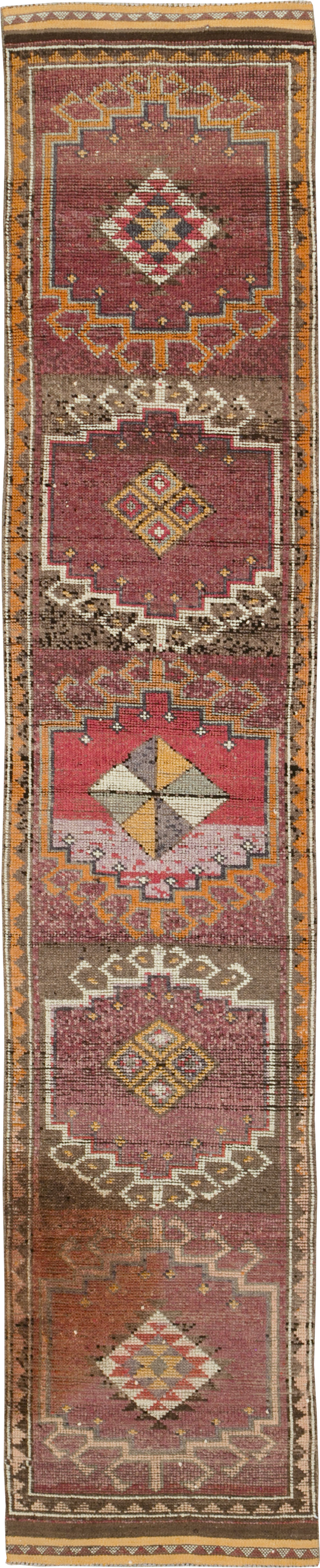Vintage Turkish Anatolian Runner, No.31010 - Staging