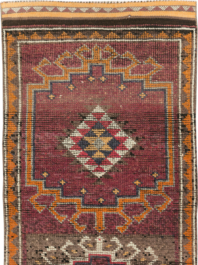 Vintage Turkish Anatolian Runner, No.31010 - Staging