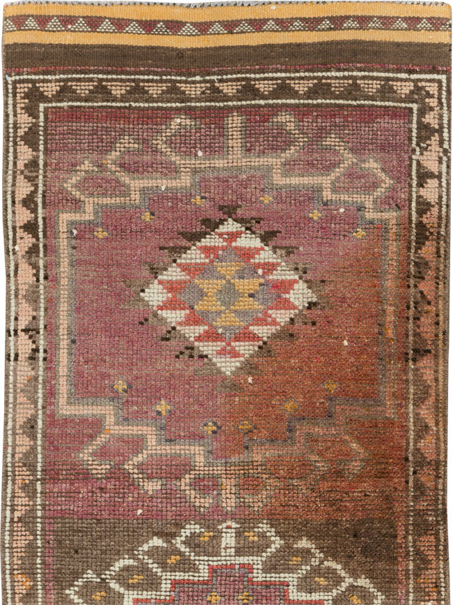 Vintage Turkish Anatolian Runner, No.31010 - Staging