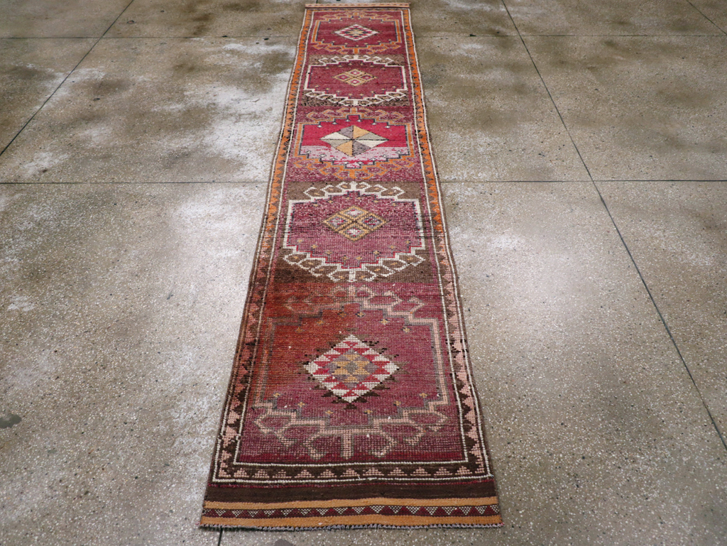 Vintage Turkish Anatolian Runner, No.31010 - Staging