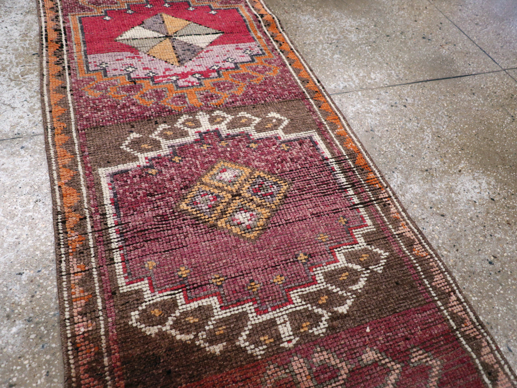 Vintage Turkish Anatolian Runner, No.31010 - Staging
