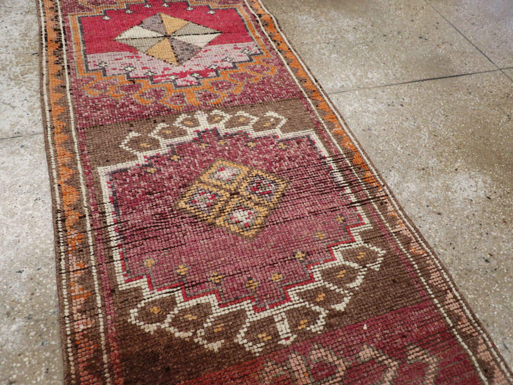 Vintage Turkish Anatolian Runner, No.31010 - Staging
