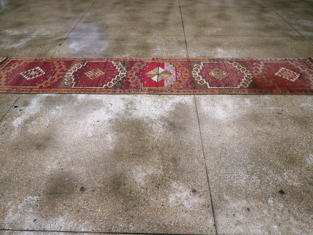 Vintage Turkish Anatolian Runner, No.31010 - Staging