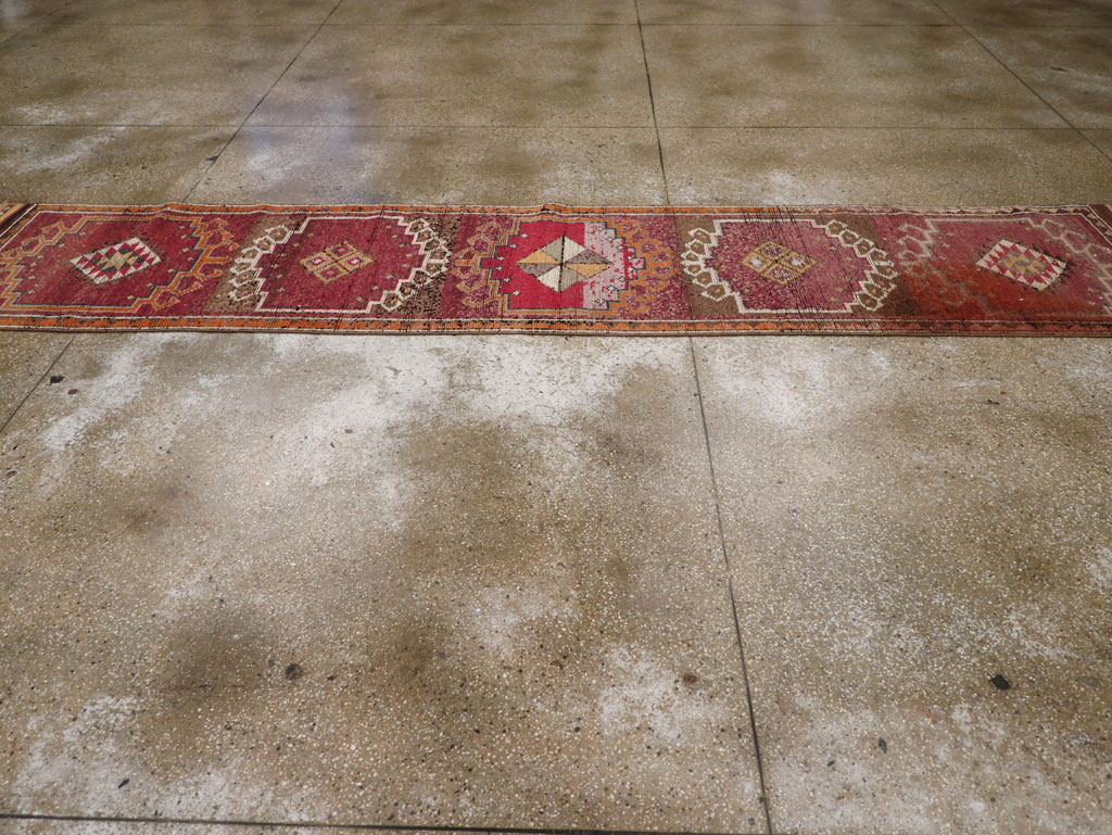 Vintage Turkish Anatolian Runner, No.31010 - Staging