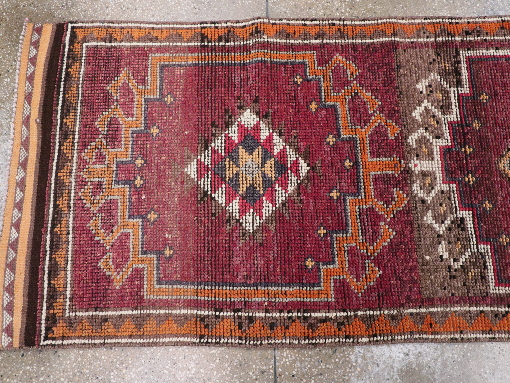 Vintage Anatolian Runner, No.31010 - Staging
