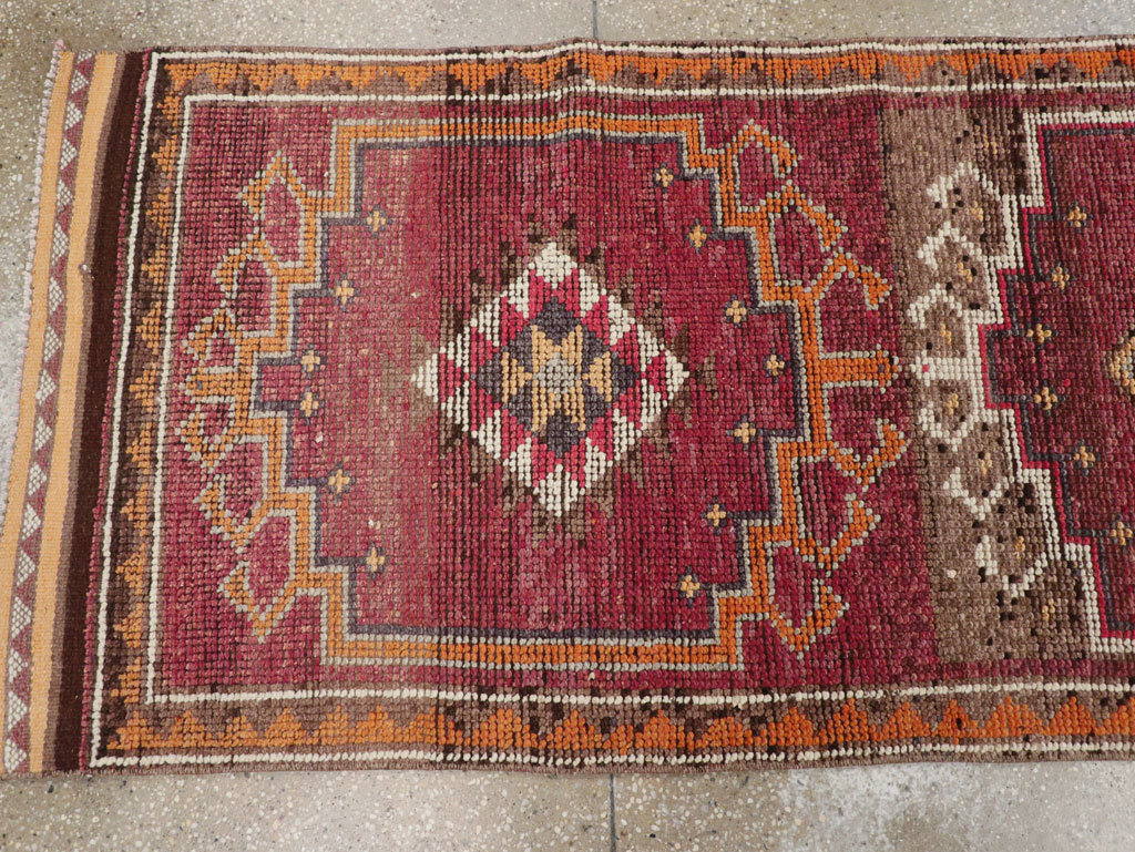 Vintage Turkish Anatolian Runner, No.31010 - Staging