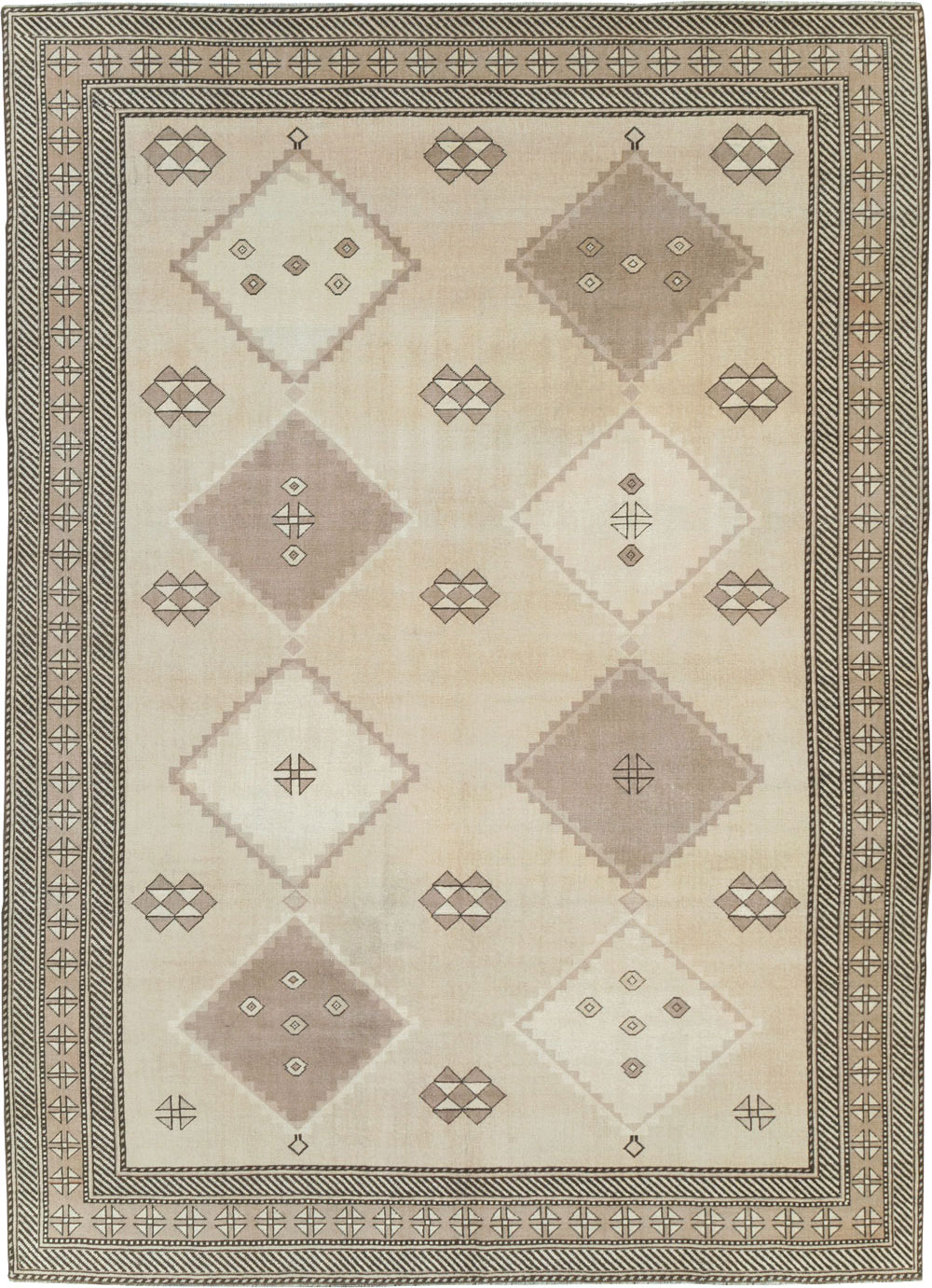 Vintage Turkish Anatolian Small Room Size Carpet, No.31020 - Staging