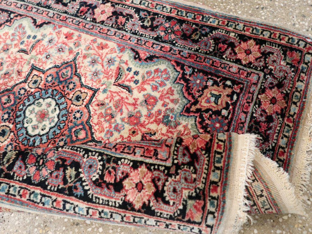 Vintage Persian Sarouk Throw Rug, No.31025 - Staging