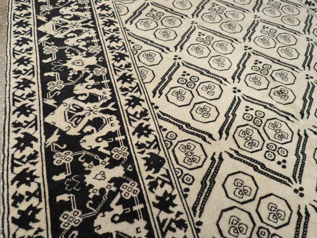 Vintage Turkish Anatolian Accent Rug, No.31028 - Staging