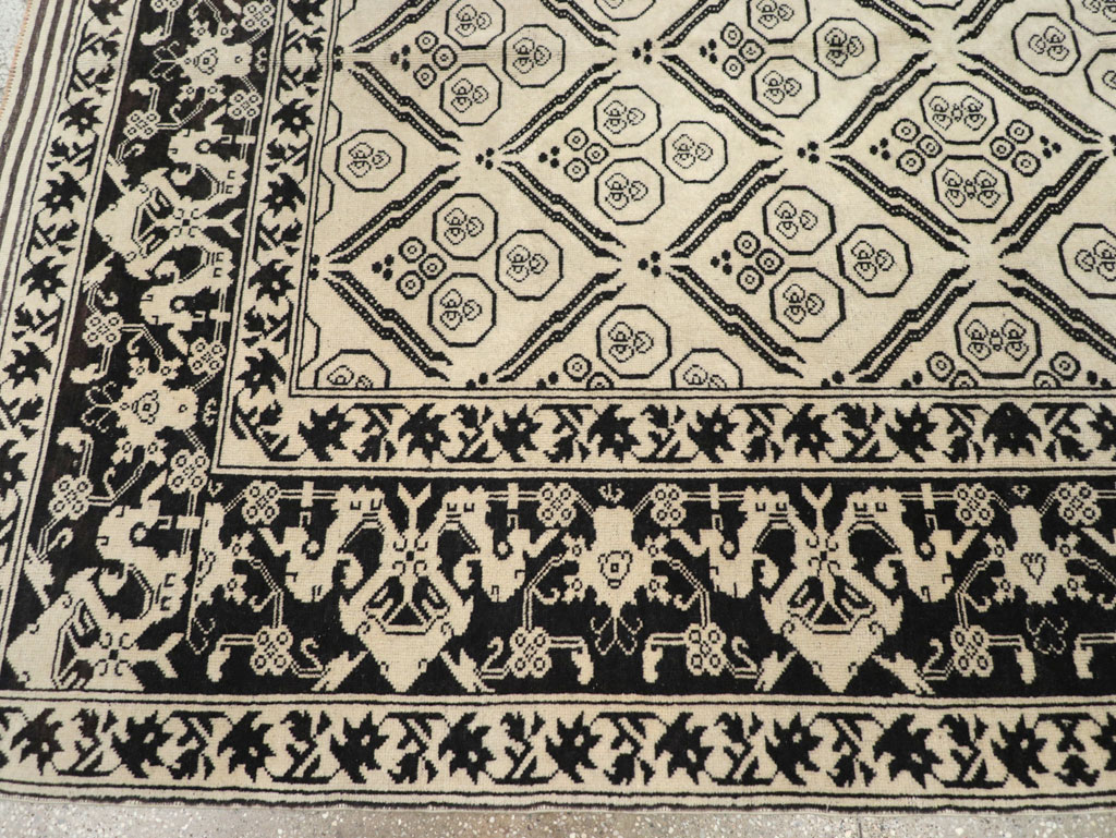 Vintage Turkish Anatolian Accent Rug, No.31028 - Staging