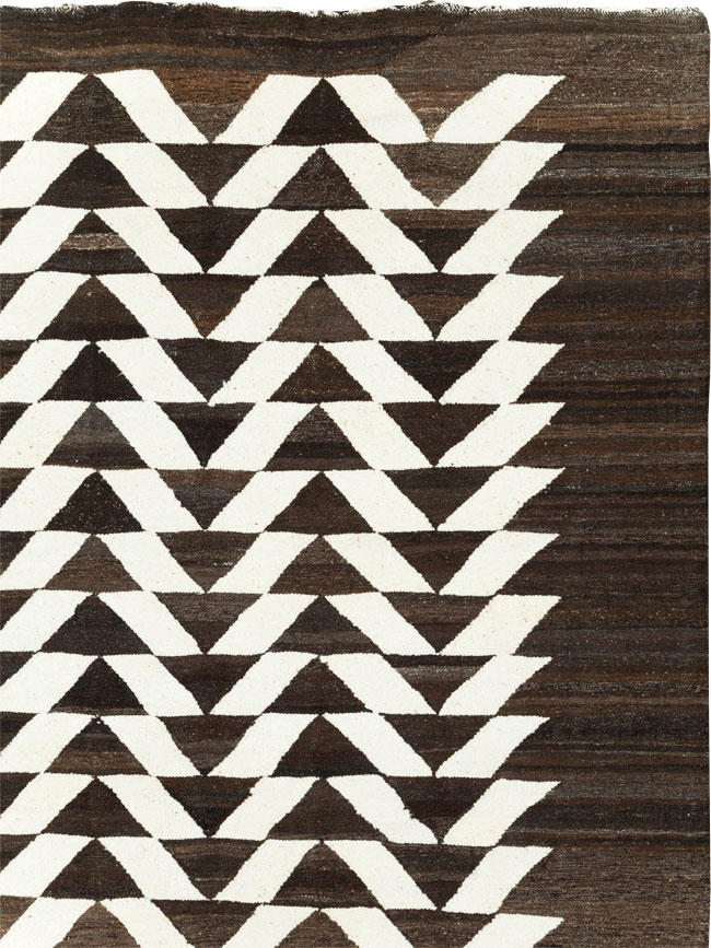 Contemporary Turkish Flatweave Kilim Room Size Carpet, No.31045 - Staging