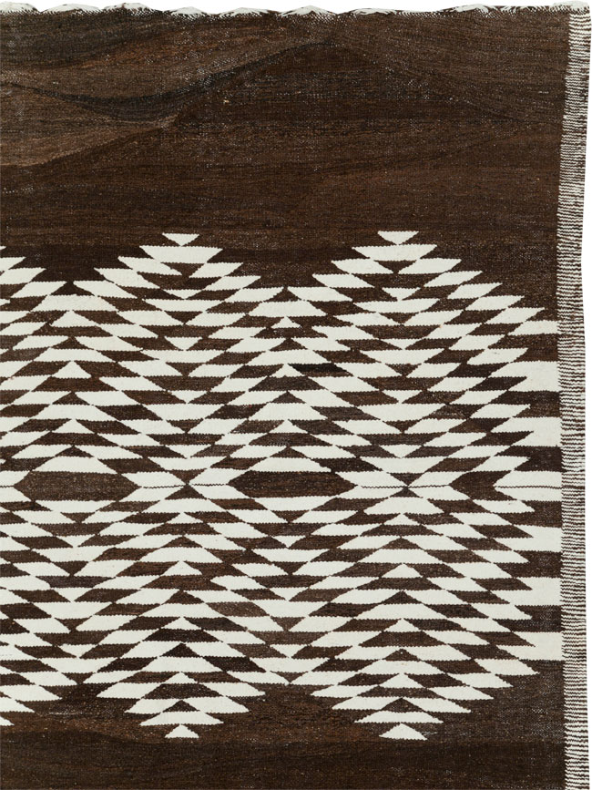 Contemporary Turkish Flatweave Kilim Room Size Carpet, No.31046 - Staging