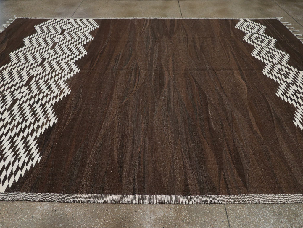 Contemporary Turkish Flatweave Kilim Room Size Carpet, No.31046 - Staging