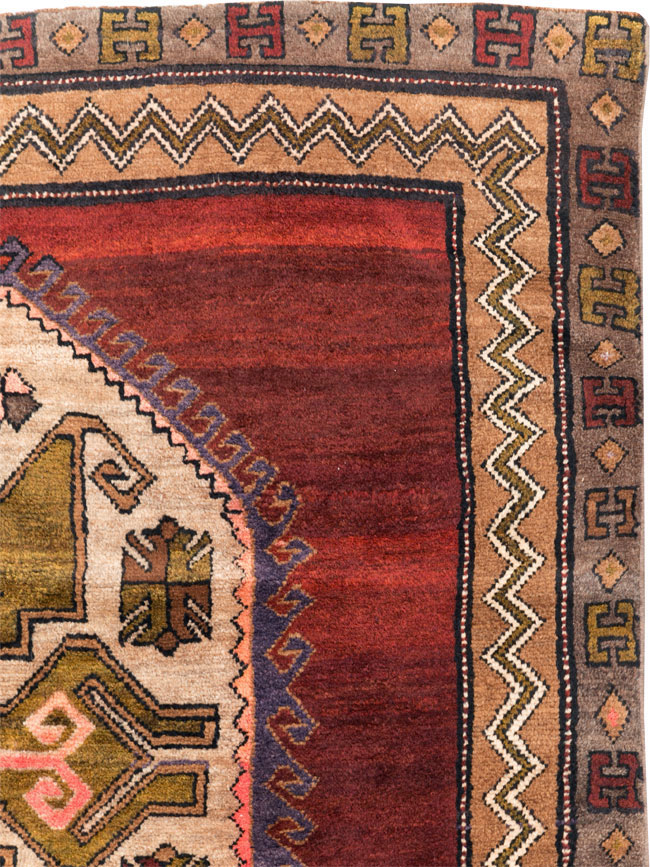 Vintage Turkish Anatolian Accent Rug, No.31047 - Staging