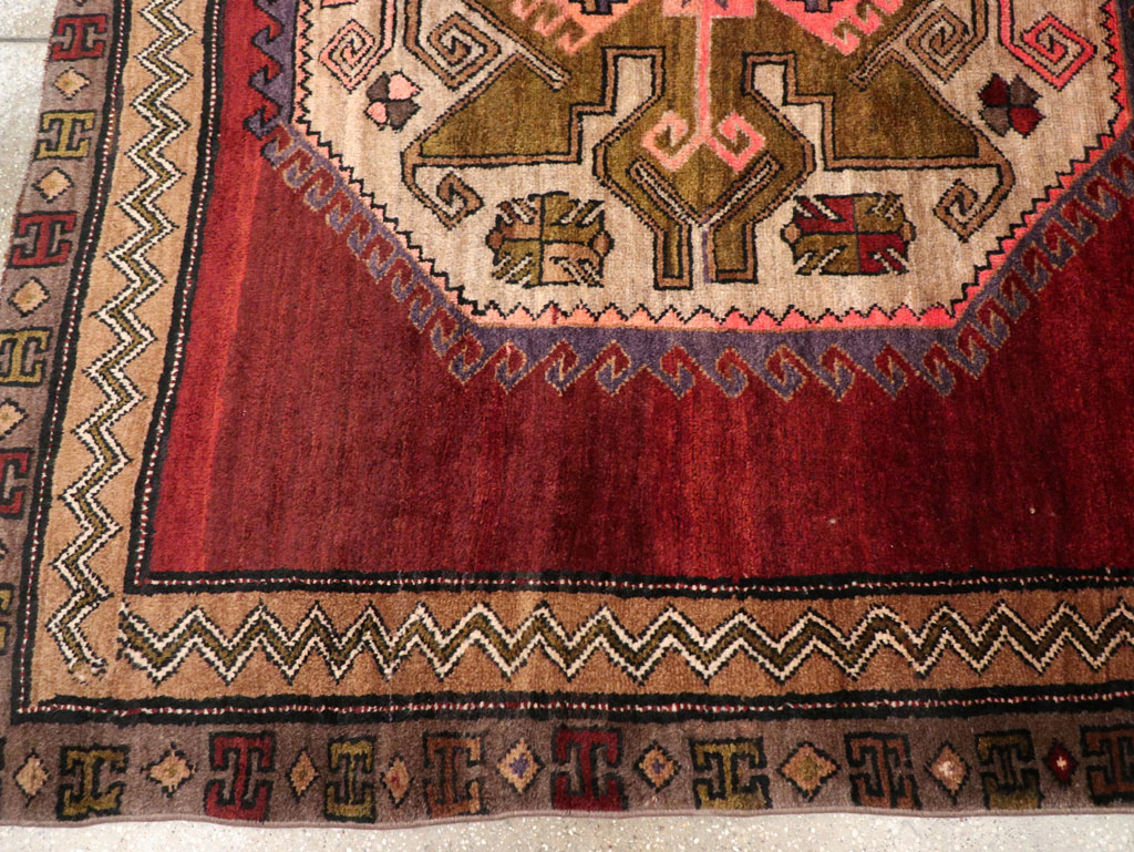 Vintage Turkish Anatolian Accent Rug, No.31047 - Staging