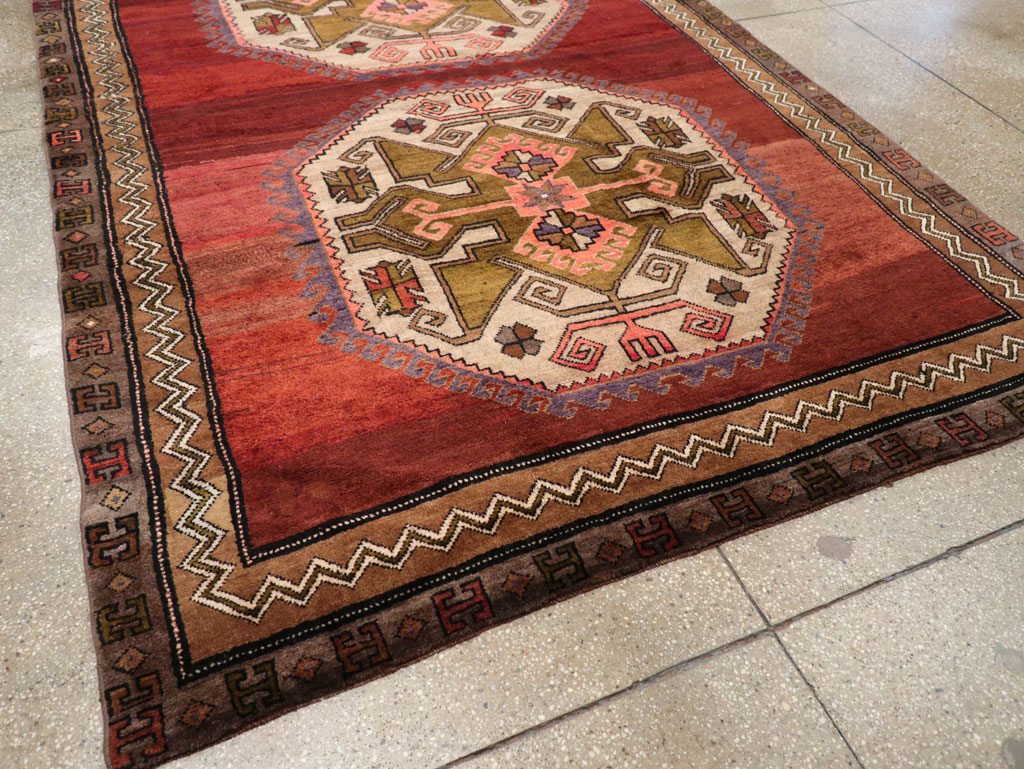 Vintage Turkish Anatolian Accent Rug, No.31047 - Staging