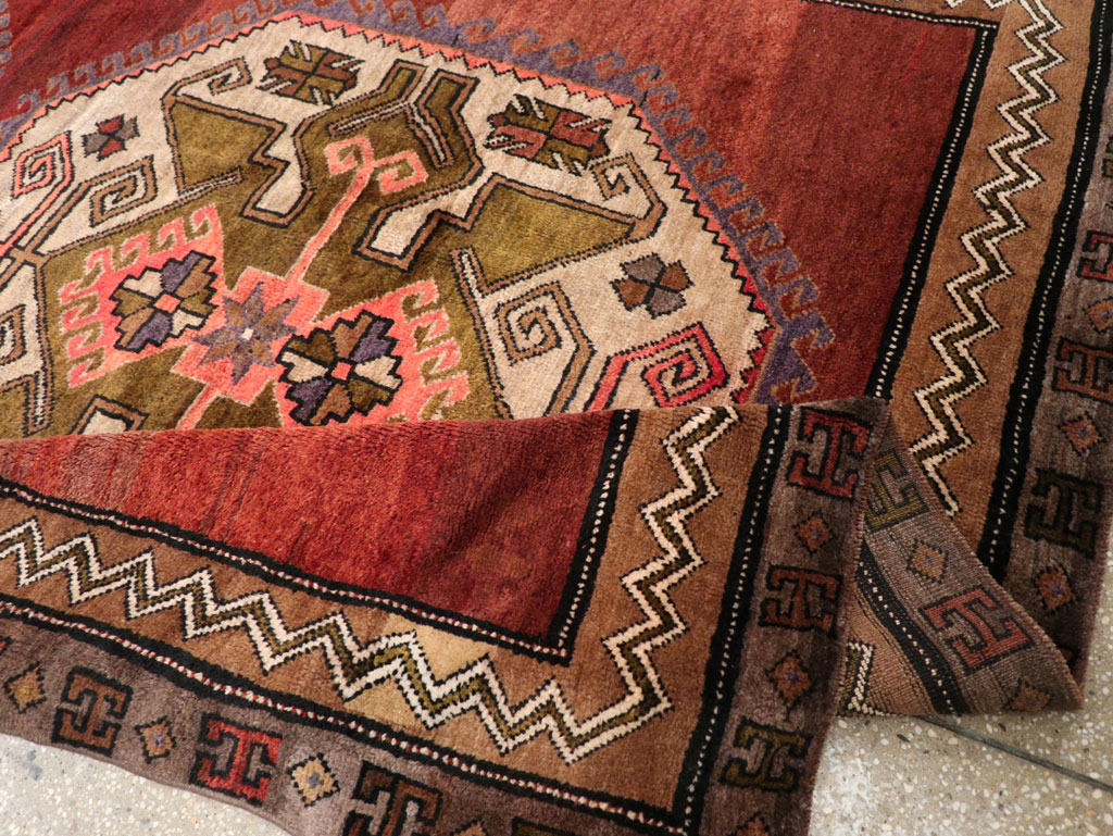 Vintage Turkish Anatolian Accent Rug, No.31047 - Staging